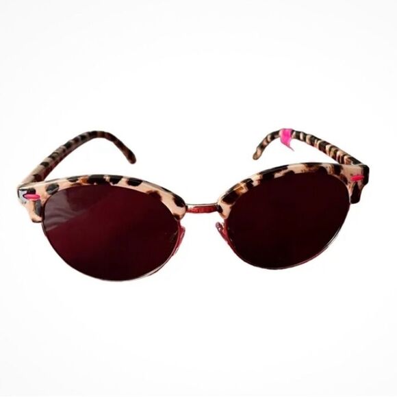 Betsey Johnson tortoise, goldtone rim Sunglasses. NWT